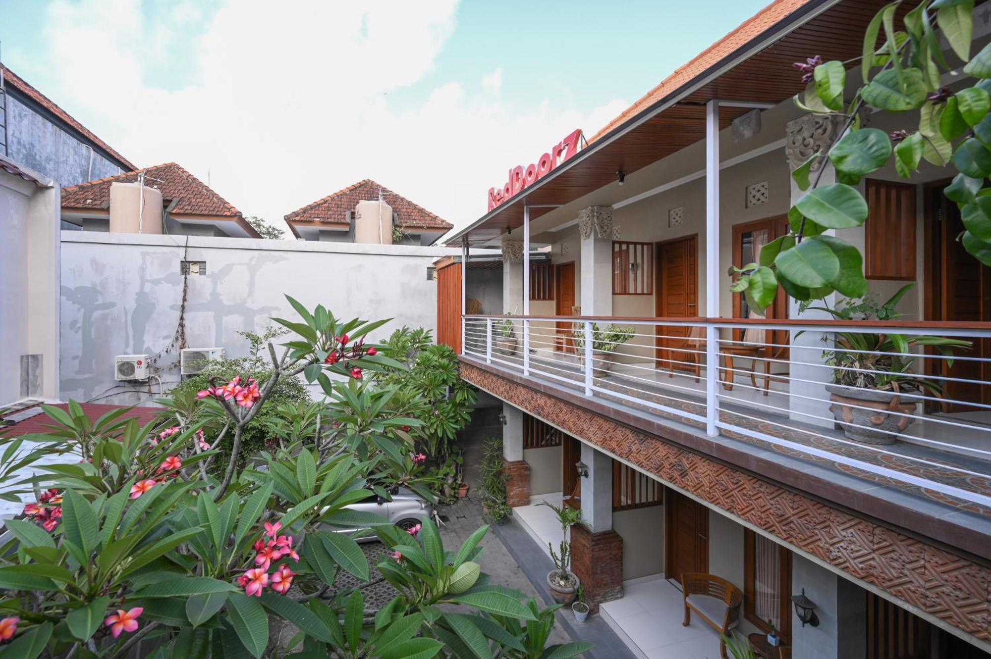 Reddoorz Near Mertasari Beach 2 Pesanggaran Ngoại thất bức ảnh
