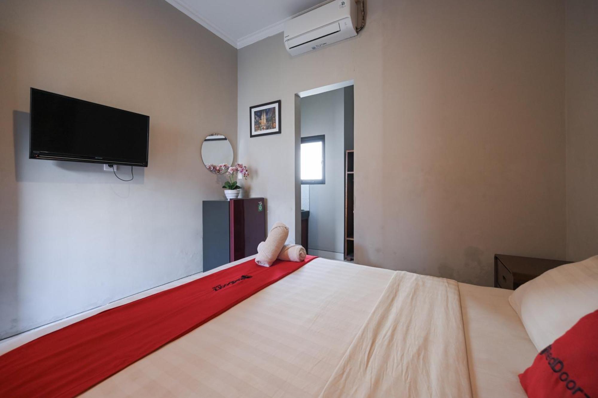 Reddoorz Near Mertasari Beach 2 Pesanggaran Ngoại thất bức ảnh