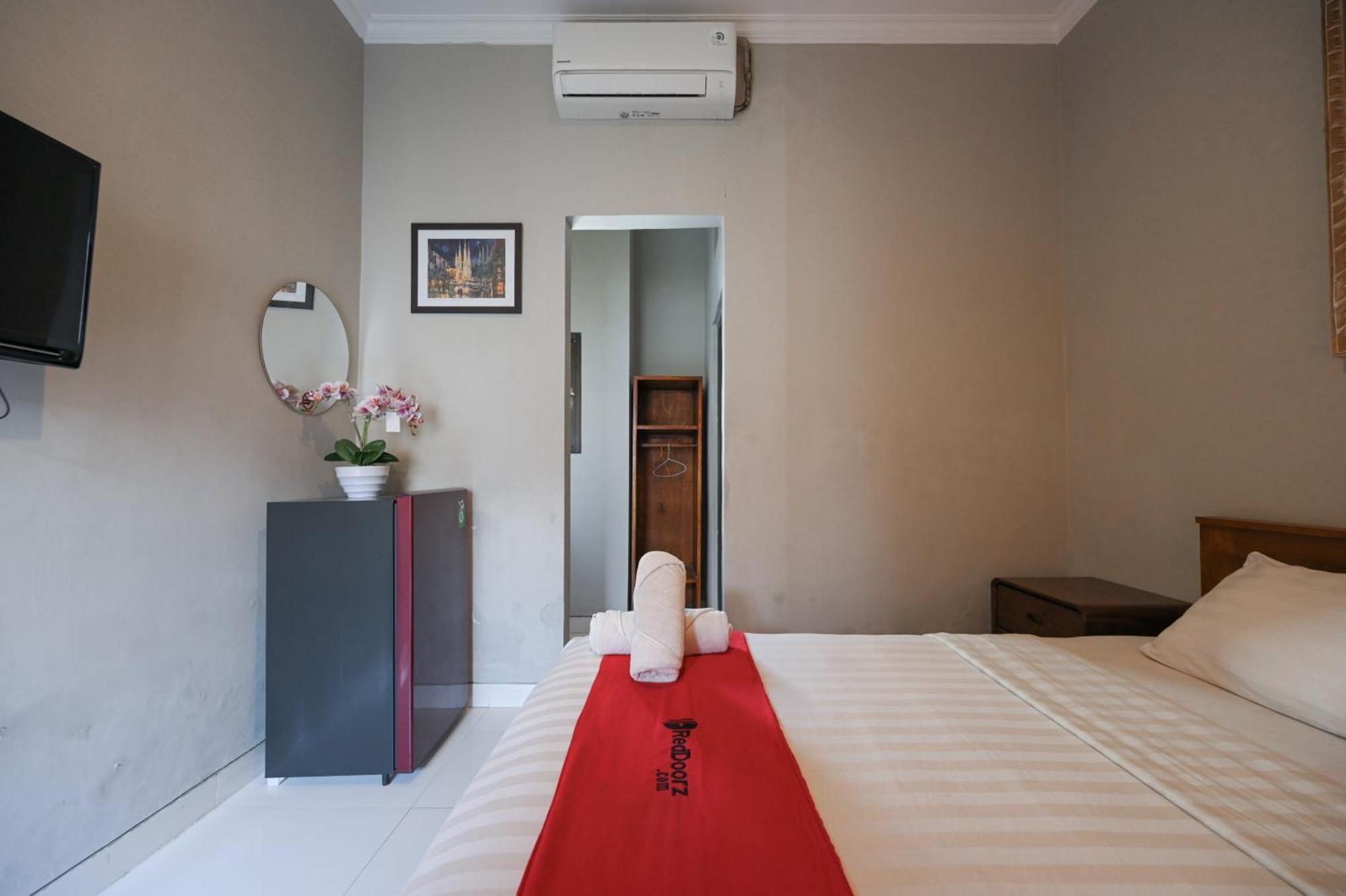 Reddoorz Near Mertasari Beach 2 Pesanggaran Ngoại thất bức ảnh